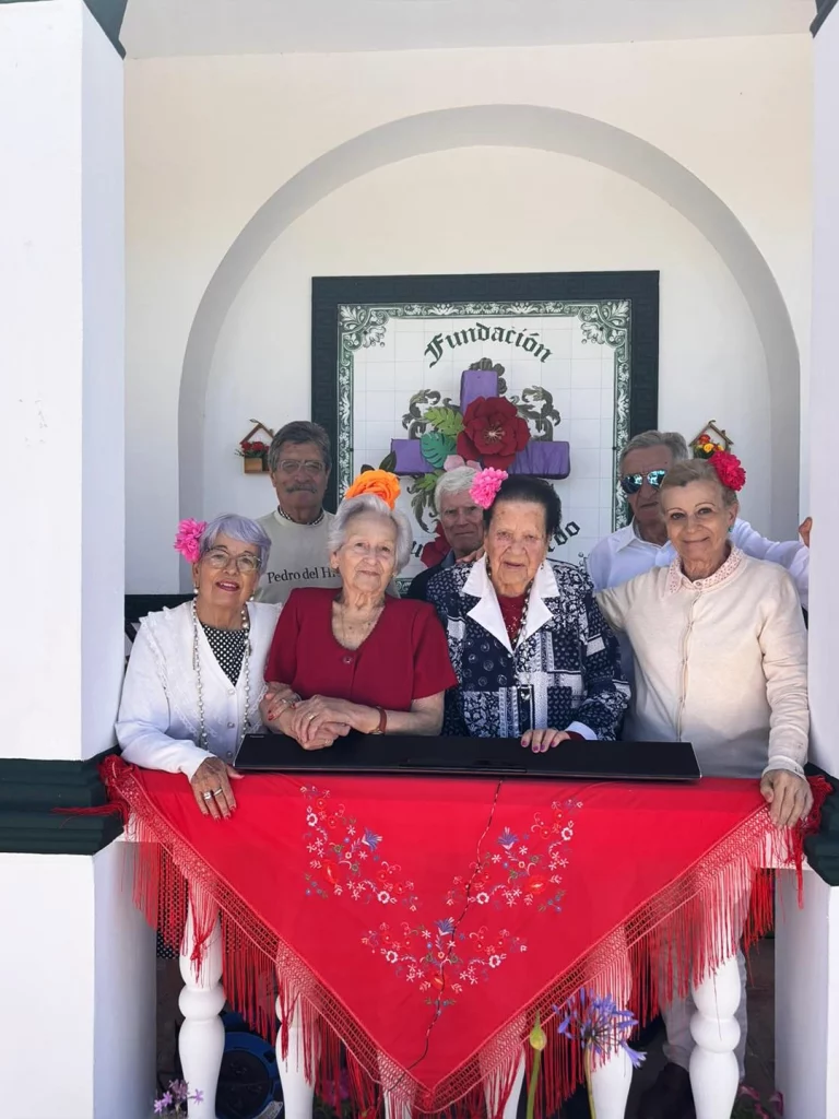 imagen de la cruz de mayo de 2025 en la fundación eduardo gallardo